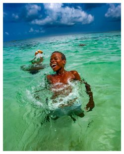 REBIRTH - São Tomé e Príncipe, 2004
Impressão Fotográfica Glossy
25×20cm
Série limitada de 3 cópias
500€